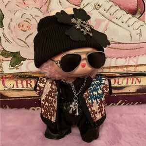 17 Adorable LABUBU clothes and accessories